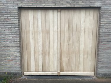 Garagepoort in eik, onbehandeld